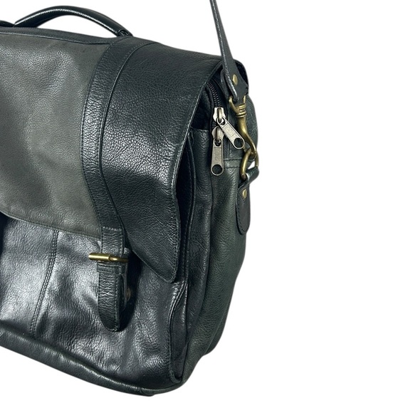 Wilson’s Leather Vintage Black Leather Messenger Bag - Picture 4 of 12